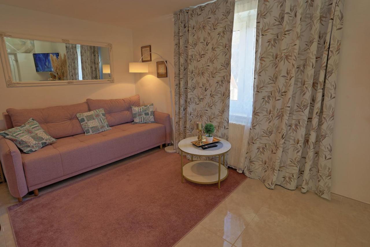 Luxury Apartman Alex With Sauna In The Village Otočac Exteriér fotografie
