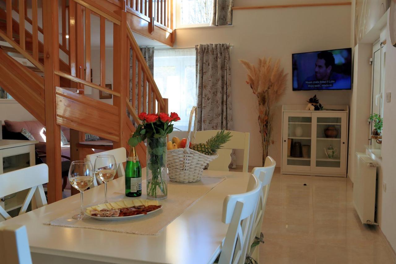 Luxury Apartman Alex With Sauna In The Village Otočac Exteriér fotografie